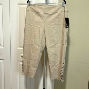 NWT…Comfy Stretch Waist Beige Capri Pants Size 14